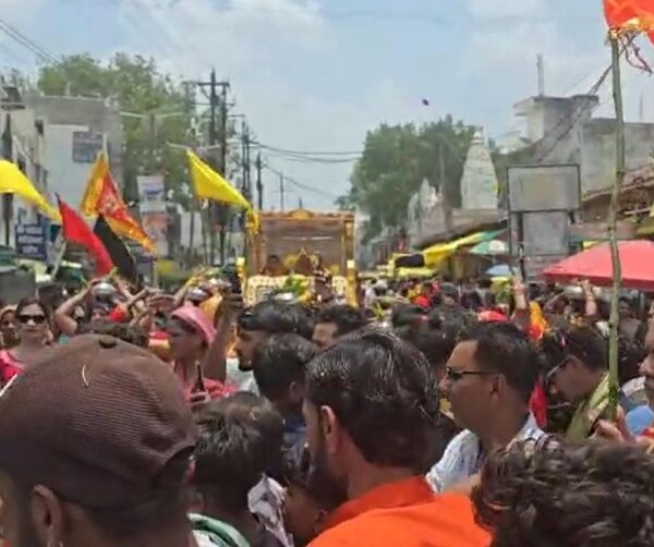 MP: राजगढ़ महासम्मेलन में 50 से अधिक किन्नरों ने की सनातन में वापसी, मां मीना नायक बनीं महामंडलेश्वर
