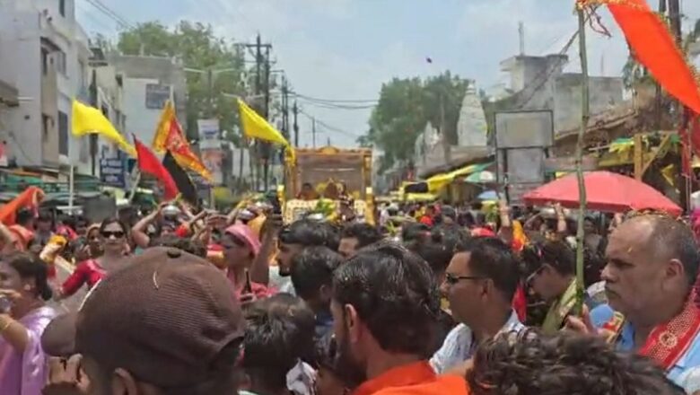 MP: राजगढ़ महासम्मेलन में 50 से अधिक किन्नरों ने की सनातन में वापसी, मां मीना नायक बनीं महामंडलेश्वर