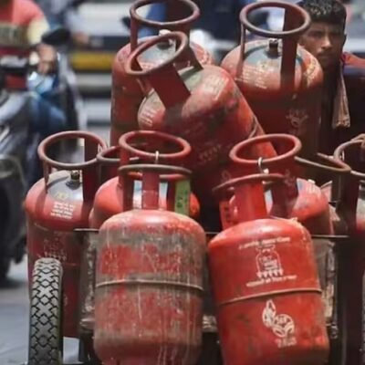 केन्द्र सरकार ने Ujjwala Yojna में किया बड़ा बदलाव…. अब साल में मिलेंगे सिर्फ 4 सिलेंडर