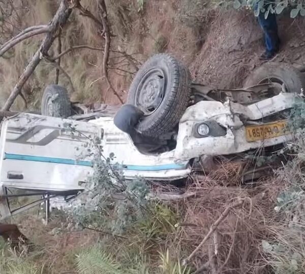 हिमाचल प्रदेश….. चंबा-मसरूंड मार्ग पर 500 मीटर गहरी खाई में गिरी बोलेरो, 7 लोगों की मौत