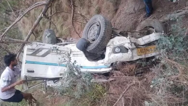 हिमाचल प्रदेश….. चंबा-मसरूंड मार्ग पर 500 मीटर गहरी खाई में गिरी बोलेरो, 7 लोगों की मौत