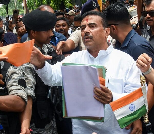 West Bengal: शुभेंदु का ममता के धरने पर तंज…. बोले- क्या दुर्दशा हो गई… 150 लोग भी नहीं जुटे