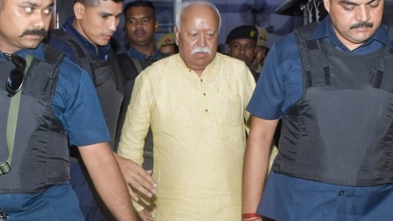 UP: फिरोजाबाद में स्वर्ण शताब्दी एक्सप्रेस पर पथराव… RSS चीफ मोहन भागवत भी ट्रेन में थे