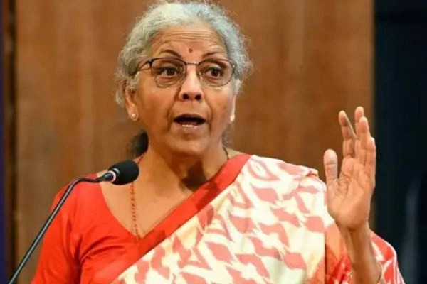 वित्त मंत्री निर्मला सीतारमण का दावा- दुनिया में सबसे तेज दौड़ रही ‘भारतीय अर्थव्यवस्था’