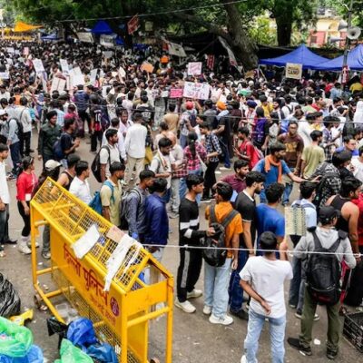 NEET पेपर लीक पर सरकार सख्त, फास्ट-ट्रैक कोर्ट वाले कानून पर कैबिनेट में होगी चर्चा; शिक्षा मंत्री के इस्तीफे पर सस्पेंस बरकरार