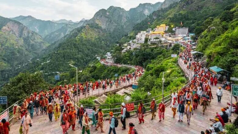 भारी बारिश से श्री माता वैष्णो देवी यात्रा तीसरे दिन भी रही बंद… कटरा में फंसे हजारों श्रद्धालु