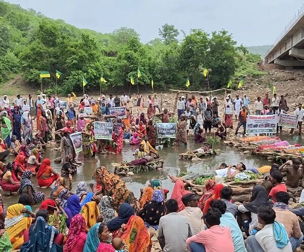 MP: केन-बेतवा प्रोजेक्ट के विरोध में जल चिता व फांसी सत्याग्रह…. 15 दिन से भूख हड़ताल पर बैठे विस्थापित
