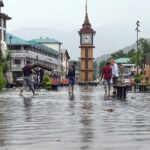 J&K में भयंकर बाढ़ से बिगड़े हालात …. लाल चौक समेत कई इलाके हुए जलमग्न, दिल्ली पहुंचे सीएम