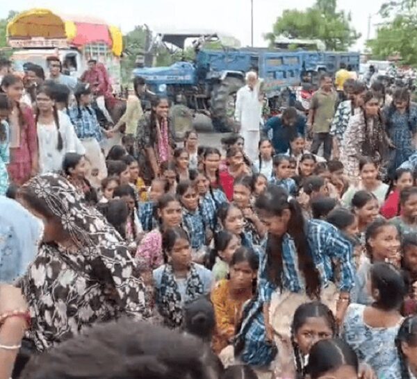 NEET परीक्षा को ही खत्म करो… CJP प्रोटेस्ट के बीच थलपति विजय की मांग, क्या बोली TVK?