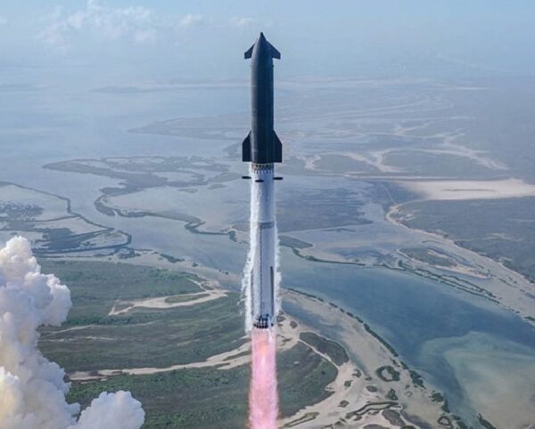 SpaceX: लॉन्चिंग से 1 सेकंड पहले थमा मस्क की कंपनी का मिशन… पैड पर रुकी स्टारशिप की उड़ान