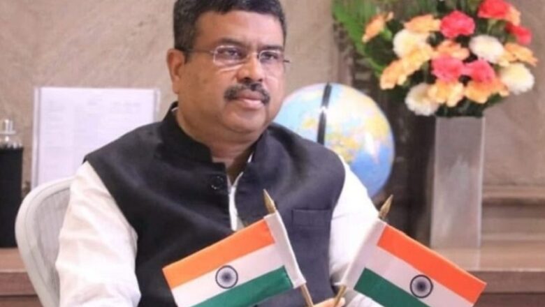देशभर में प्रदर्शन के बीच शिक्षा मंत्री धर्मेंद्र प्रधान का बड़ा बयान, बोले – छात्रों का फायदा उठा रहे राहुल गांधी