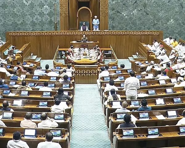 पेपर लीक को लेकर सख्त कानून…. 10 साल कैद और 10 करोड़ जुर्माने का प्रावधान, कल संसद में पेश होगा बिल