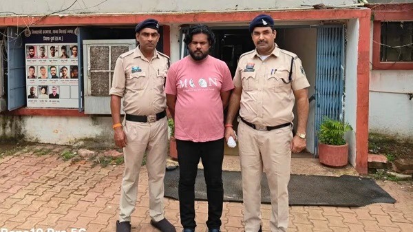 तंत्र-मंत्र और शेयर ट्रेडिंग के झांसे में महिला से 85 लाख की ठगी, इंदौर से आरोपी गिरफ्तार