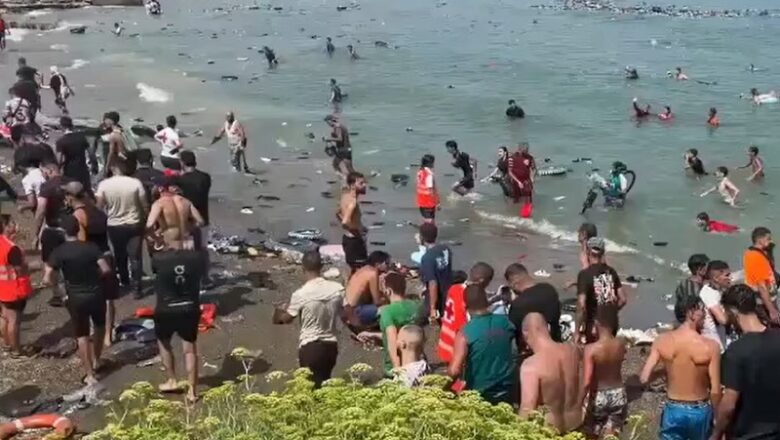 स्पेन में स्यूटा शहर में प्रवासियों का प्रदर्शन…. पहले जबरन घुसे, अब मांग रहे नागरिकता