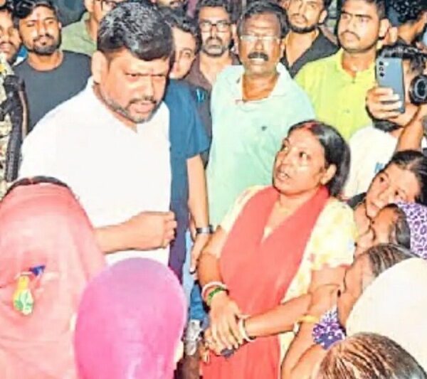 Jharkhand: धनबाद में फिर धंसी जमीन…. 13 घरों को नुकसान, रहवासियों ने भागकर बचाई जान