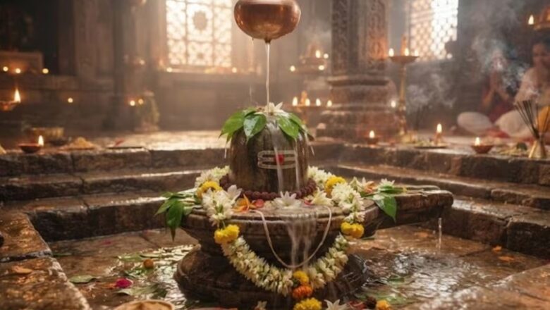 सावन के आखिरी सोमवार शिवालयों में उमड़ी भीड़…. जानिए पूजन का मुहूर्त और विधि