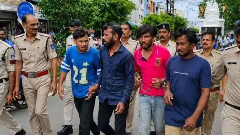 MP: गूगल लेंस से चेक कर चुराते थे एंटीक मूर्तियां…. नरसिंहपुर के सिंगोरिया जैन मंदिर चोरी मामले में 4 आरोपी गिरफ्तार