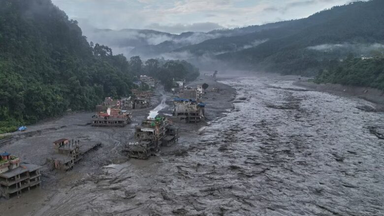 नेपाल में फिर मंडरा रहा बाढ़ का खतरा…. भोटेकोशी नदी का जलस्तर बढ़ने के बाद अलर्ट जारी