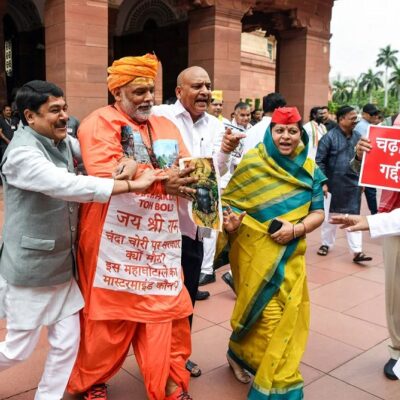 संसद परिसर में सांसद पप्पू यादवव ने किया राम मंदिर चढ़ावा चोरी का नाटक….थाने पहुंची शिकायत