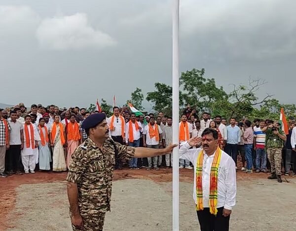 कर्रेगुट्टा पर आजादी के बाद पहली बार लहराया तिरंगा… नक्सलवाद के अंत से बस्तर के 90 गांवों में नई सुबह