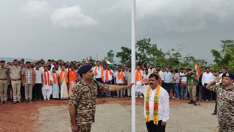 कर्रेगुट्टा पर आजादी के बाद पहली बार लहराया तिरंगा… नक्सलवाद के अंत से बस्तर के 90 गांवों में नई सुबह