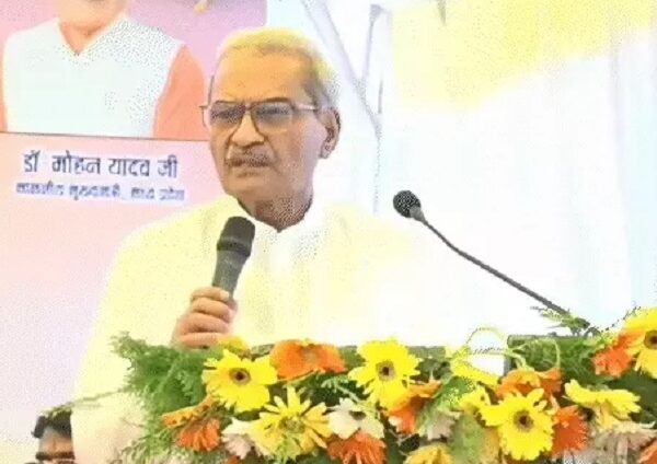 MP: रीवा सांसद जनार्दन मिश्रा के बिगड़े बोल….. बोले- क्या ‘शुद्ध पेट्रोल तुम्हारे बाप के यहां से आएगा?