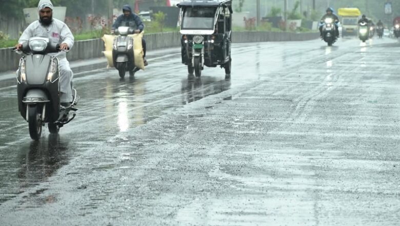 MP में आज 19 जिलों में भारी बारिश की चेतावनी, ग्वालियर-चंबल के 6 जिलों में स्कूलों की छुट्टी