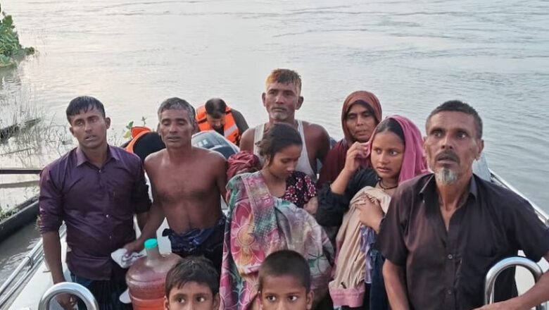 पद्मा नदी में नाव पलटी… BSF जवानों ने बचाई तेज धार में बह रहे 10 बांग्लादेशियों को जान