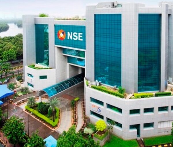 NSE का IPO आज हो रहा ओपन, कमाई के साथ जोखिम भी… सोच-समझकर पैसे लगाएं निवेशक