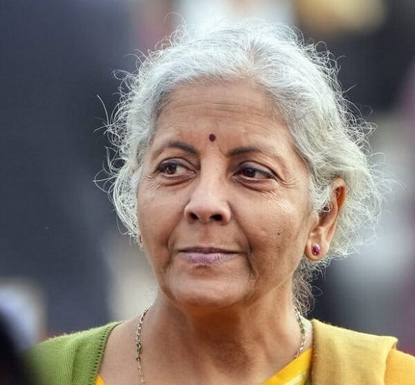 केन्द्र सरकार ने घटाया कर्ज का लक्ष्य…. 1.20 लाख करोड़ रुपये की कटौती की