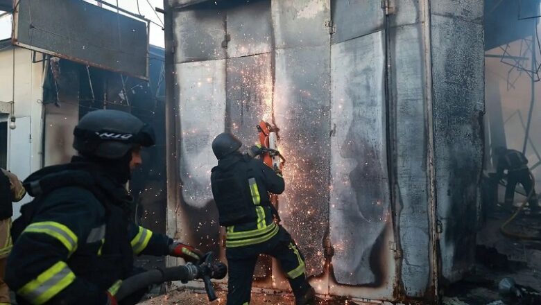 Russia-Ukraine के बीच भीषण हवाई हमलों में 10 लोगों की मौत… ट्रंप ने पुतिन से की समझौते की अपील