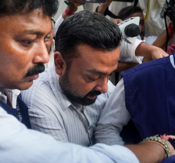 बंगाल: CID का दावा- जमीन घोटाले के 7 करोड़ TMC के खाते में आए…. अभिषेक बनर्जी के PA ने उगले राज