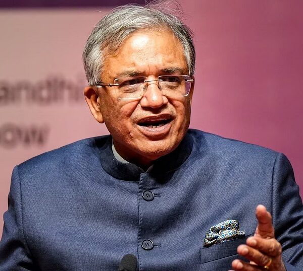 मुख्य चुनाव आयुक्त ज्ञानेश कुमार के खिलाफ महाभियोग का मुद्दा फिर गरमाया…. पहले ही नोटिस दे चुके हैं सांसद