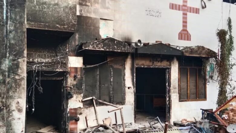 Pakistan: ईशनिंदा के आरोप के बाद भड़की हिंसा… डर के मारे 35 से ज्यादा ईसाई परिवारों ने छोड़ा गांव