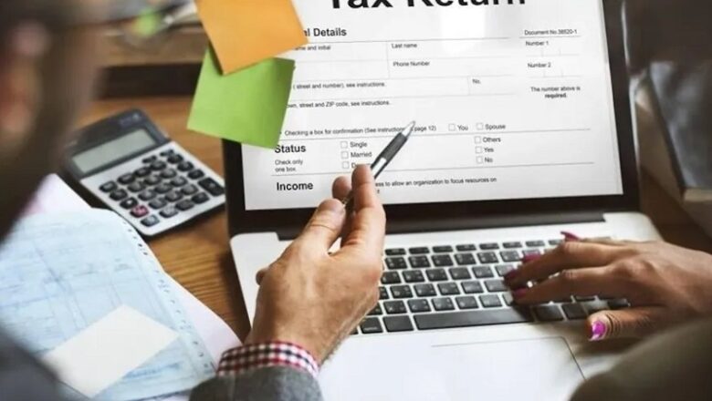 IT विभाग का गजब कारनामा…. मुंबई के मोबाइल मैकेनिक को भेजा ₹31.80 करोड़ का GST नोटिस