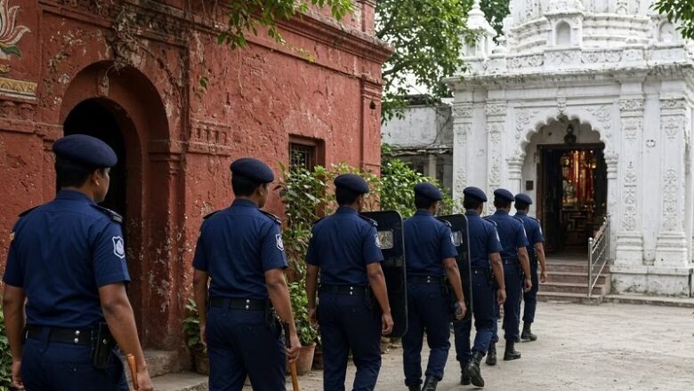 बांग्लादेश में दुर्गा पूजा से पहले हिंदू मंदिर में तैयार की जा रही 7 मूर्तियों से तोड़फोड़
