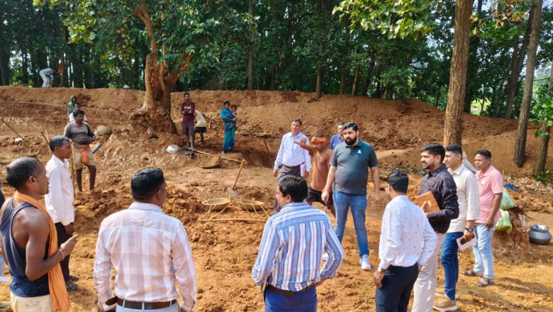 सीईओ ने पुलिया‑तटबंध निर्माण की गुणवत्ता सुधारने के निर्देश, महिला स्व‑सहायता समूहों की आजीविका गतिविधियों का विस्तृत जायजा