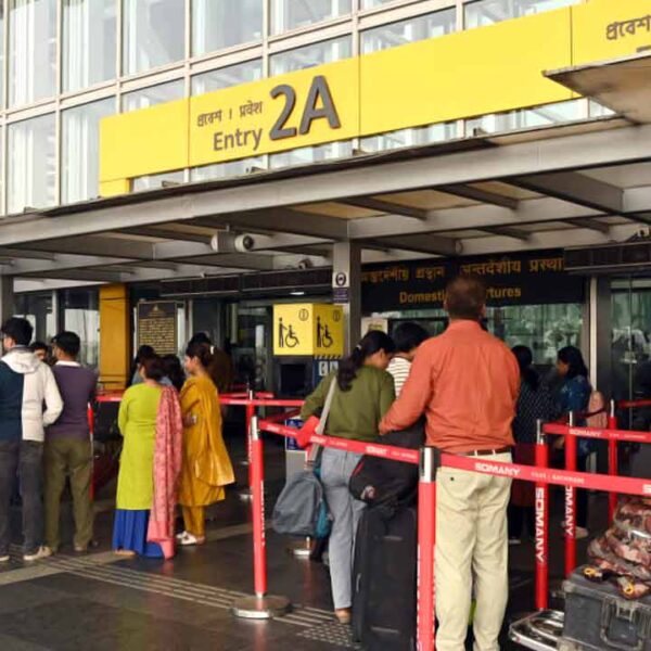 चक्रवाती तूफान अर्नब के कारण कोलकाता हवाई अड्डे पर हाई अलर्ट, कड़े सुरक्षा कदम