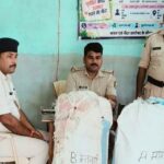 कमला बलान तटबंध पर 73.6 किलो गांजा बरामद, तस्करी नेटवर्क की जांच में जुटी पुलिस