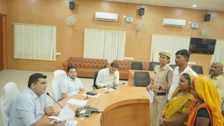 भाजयुमो ने धमतरी में मोदी पिता पर टिप्पणी पर पुतला दहन प्रदर्शन