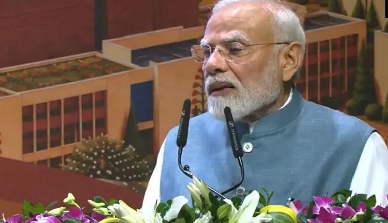 साइबर अपराधियों से बैंकिंग व्यवस्था की सुरक्षा जरूरी : नरेन्द्र मोदी