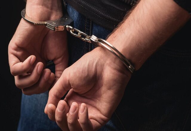 एनजेपी स्टेशन पर बिहार के दो युवकों को आग्नेयास्त्र के साथ गिरफ्तार किया गया