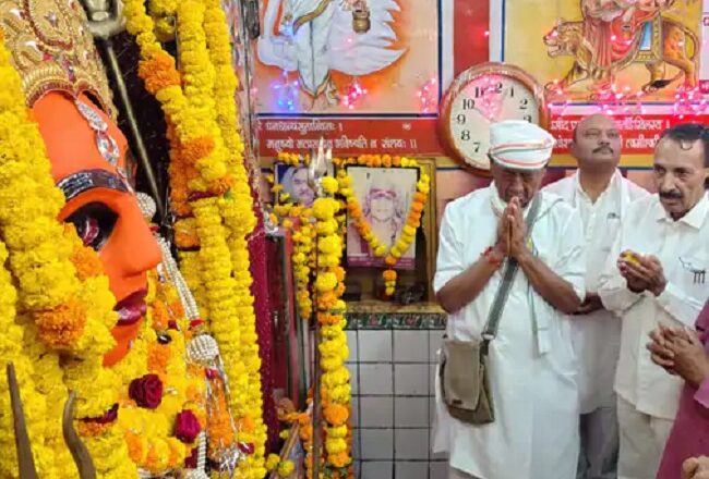 दिग्विजय सिंह ने कहा – हिंदुत्व का सनातन धर्म से कोई संबंध नहीं