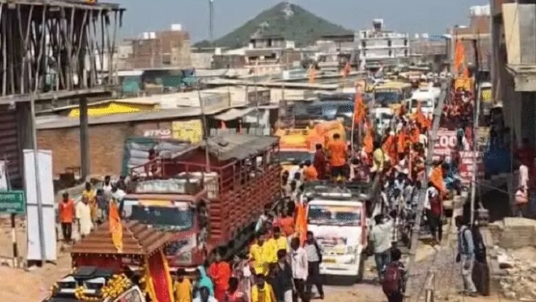 सनातन हिंदू एकता रथयात्रा पर निकले पंडित धीरेंद्र शास्त्री, बोले- “गृहयुद्ध की ओर बढ़ रहा देश, इसे बचाएँ”