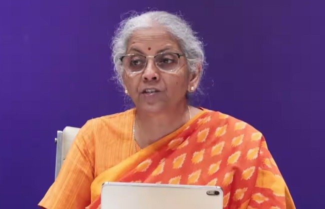 टाटा मामले पर निर्मला सीतारमण का राहुल गांधी को तीखा जवाब, अविश्वास फैलाने का आरोप