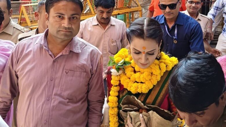 भाजपा सांसद कंगना रनौत ने अयोध्या के रामजन्मभूमि मंदिर में रामलला को श्रद्धांजलि