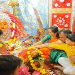 देवास कलेक्टर ने शरदीय नवरात्र के पहले दिन माताओं तुलजा भवानी और चामुंडा की पूजा‑अर्चना की