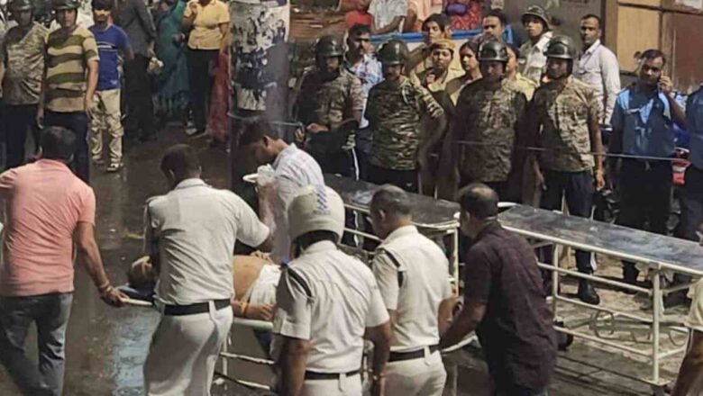 महासप्तमी पर कोलकाता में चोरबगान पंडाल में धक्का‑मुक्की, 17 जाने‑मारे, 15 गंभीर घायल