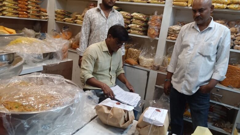इंदौर में खाद्य सुरक्षा प्रशासन ने आयुष बेकरी का खाद्य पंजीयन निलंबित, 3 प्रतिष्ठानों से नमूने लिए गए