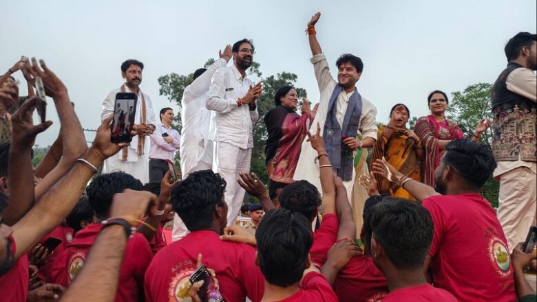 केन्द्रीय संचार मंत्री ज्योतिरादित्य सिंधिया ने अशोका गार्डन में युवाओं से किया सीधा संवाद